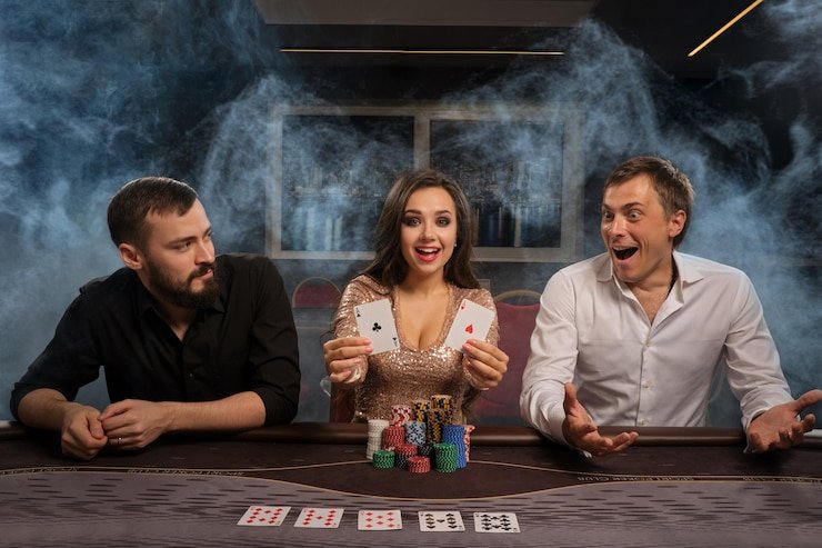 Andar Bahar card game interface on lucksvip login with dealer display